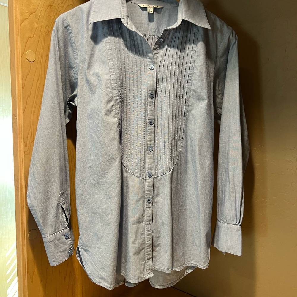 CABi  M cotton, long sleeve, buttons on back, blouse